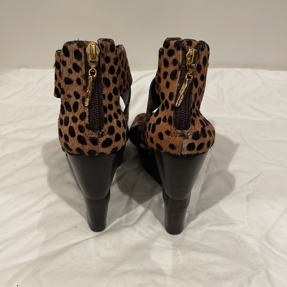 Diane Von Furstenburg ‘Opal’  Cheetah and wood wedge platform sandals size 6 - Picture 3 of 7